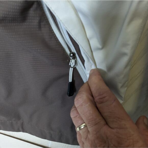 The North Face grey white HyVent utility jacket size medium - Picture 4 of 14